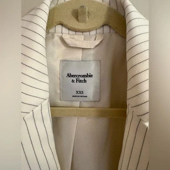 Like New Abercrombie & Fitch‎ White Pinstripe Classic Suiting Blazer Extra Small - Picture 3 of 8